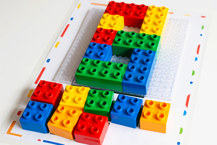 Duplo number mat for preschool showing the number 8