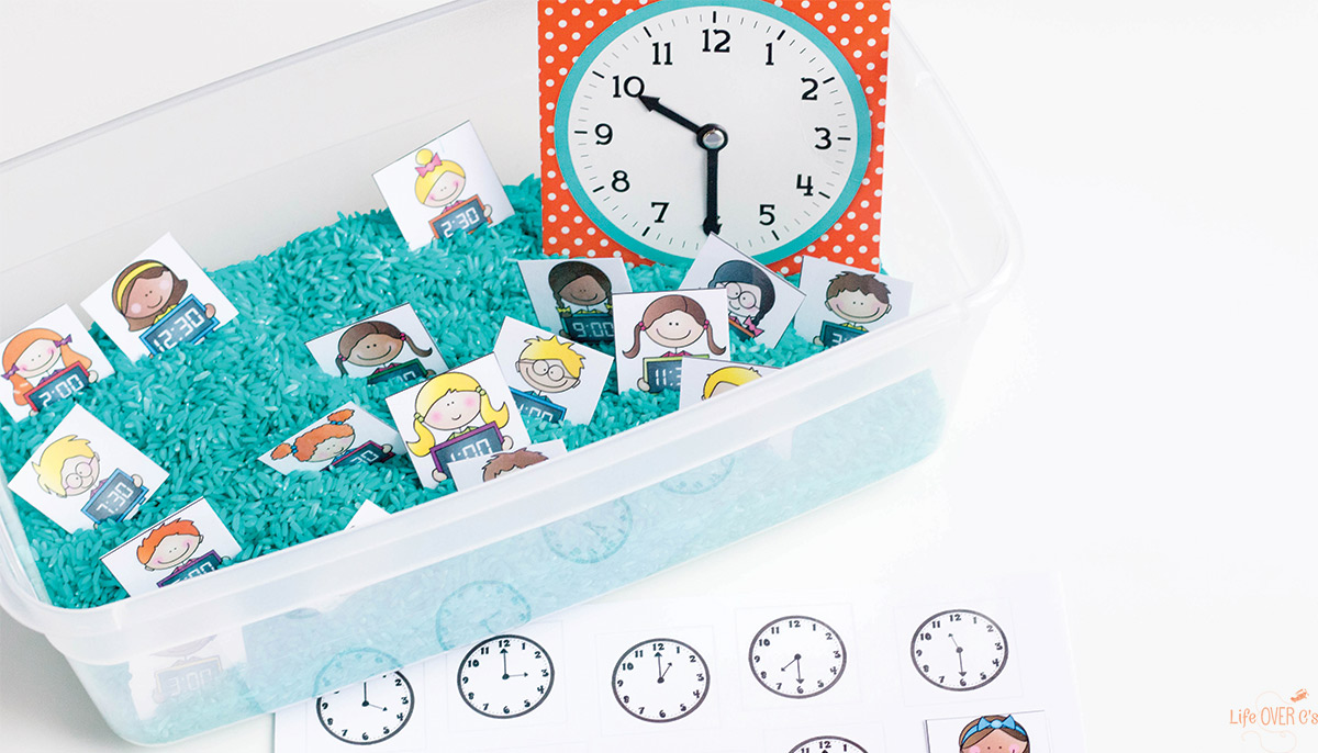 Clocks math sensory bin for kindergarten